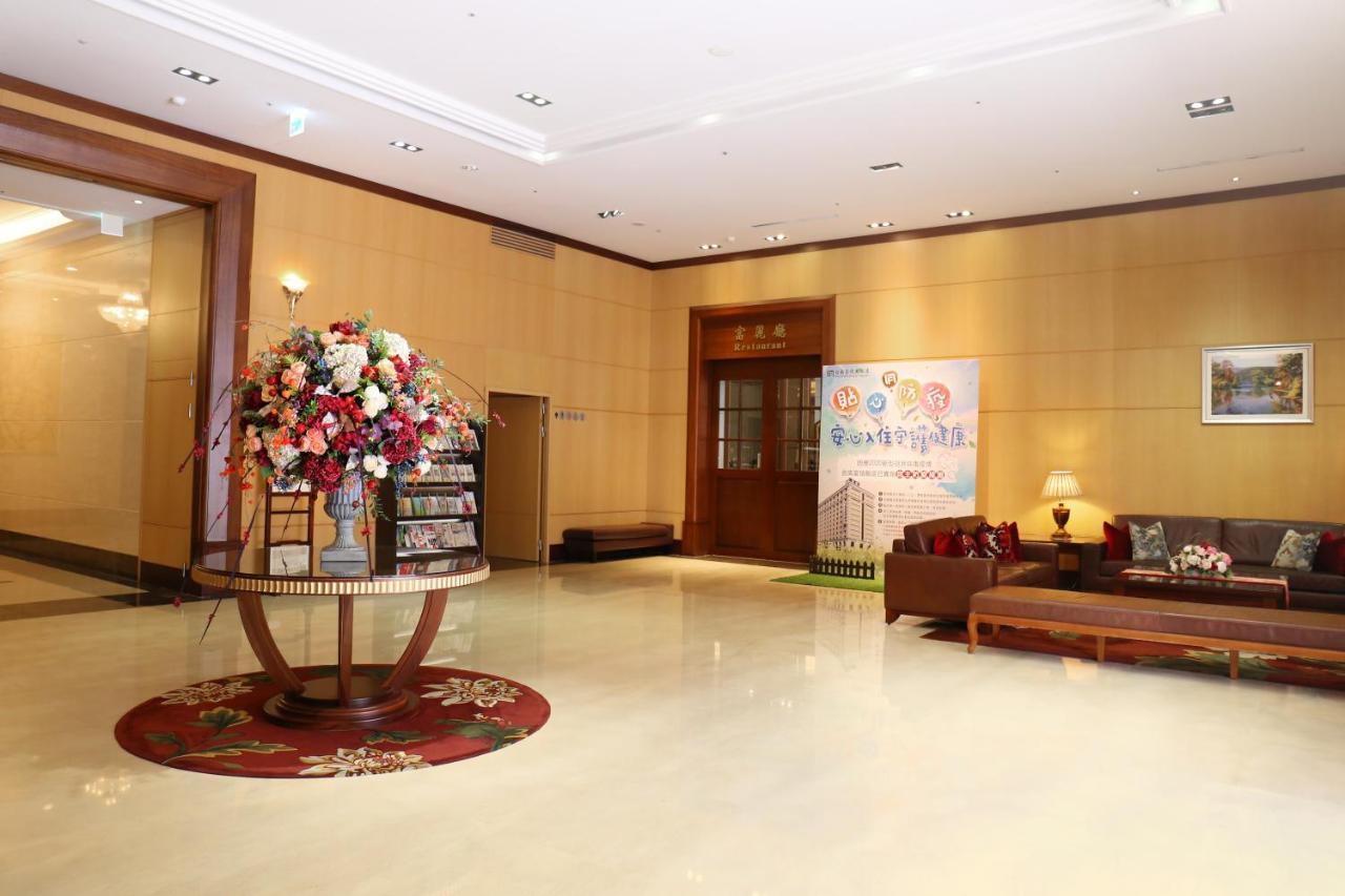 Fushin Hotel - Тайнан Екстериор снимка