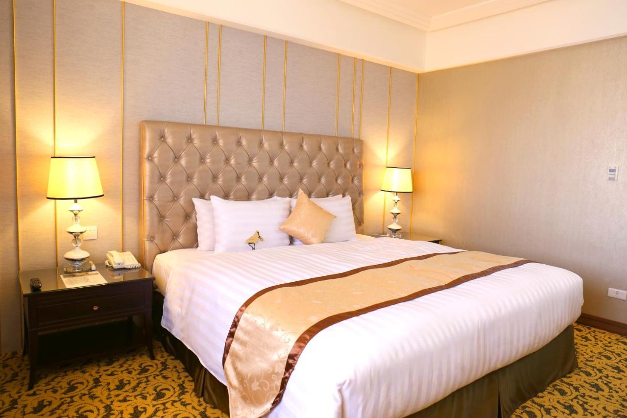 Fushin Hotel - Тайнан Екстериор снимка