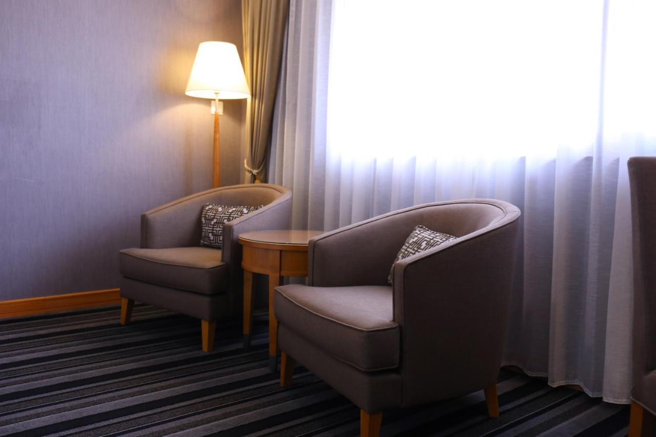 Fushin Hotel - Тайнан Екстериор снимка