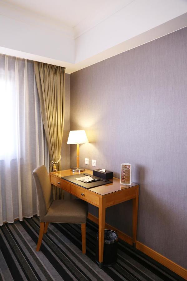 Fushin Hotel - Тайнан Екстериор снимка