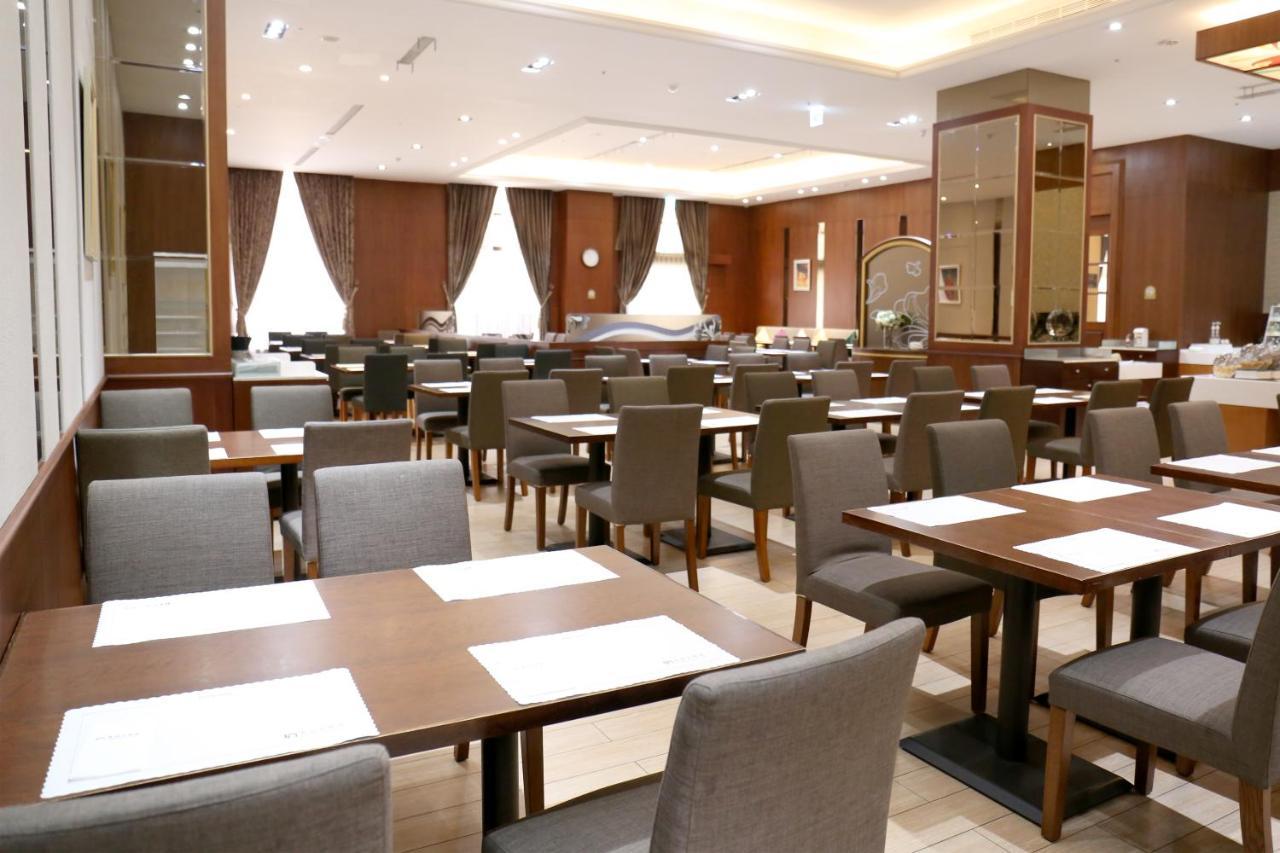 Fushin Hotel - Тайнан Екстериор снимка