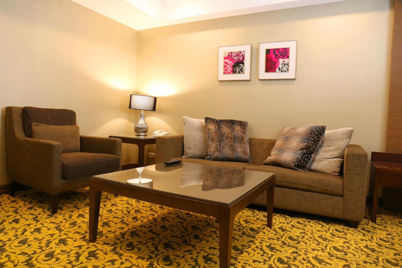 Fushin Hotel - Тайнан Екстериор снимка