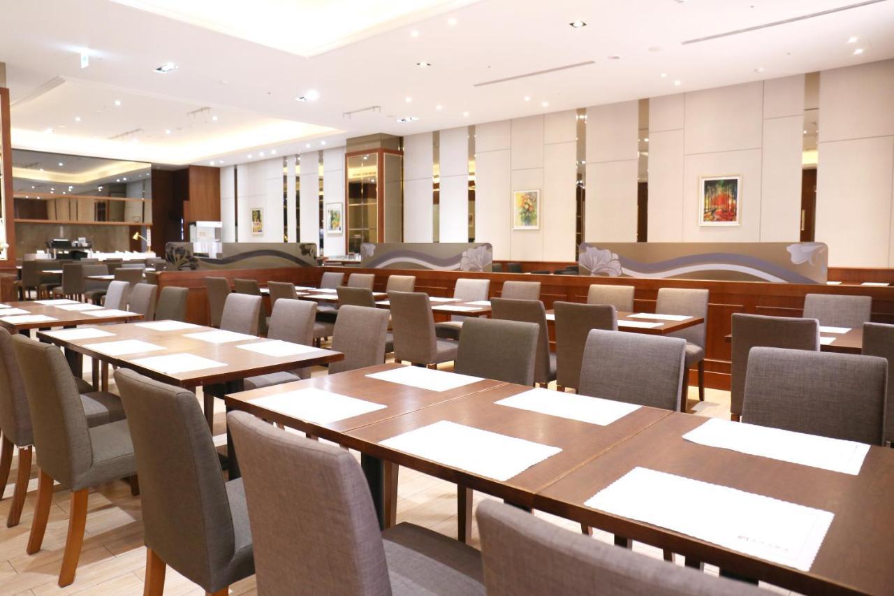 Fushin Hotel - Тайнан Екстериор снимка