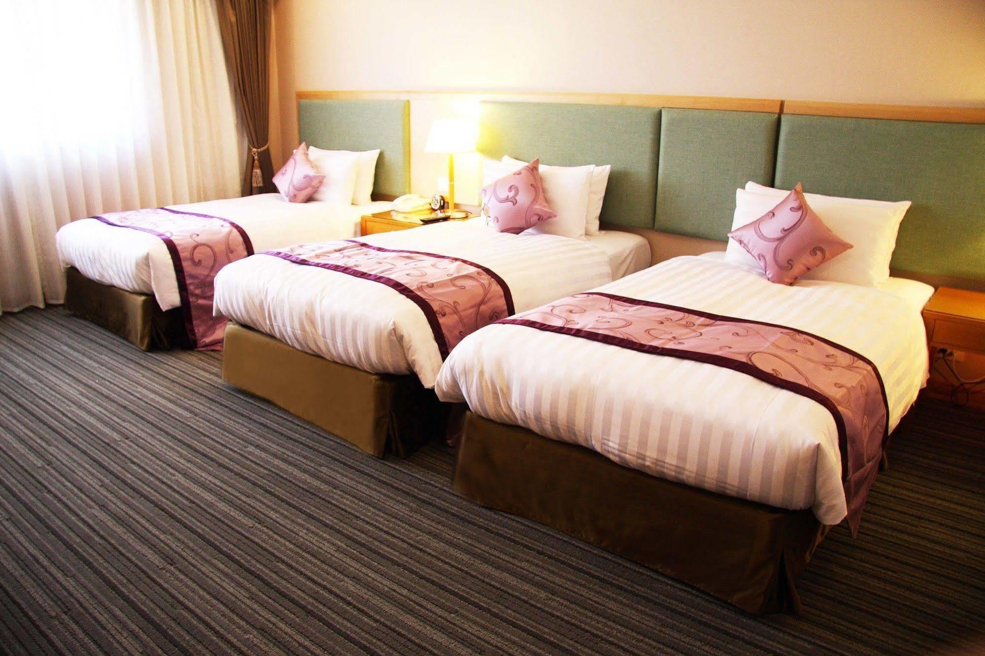 Fushin Hotel - Тайнан Екстериор снимка